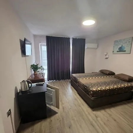 موتيل морски рай *